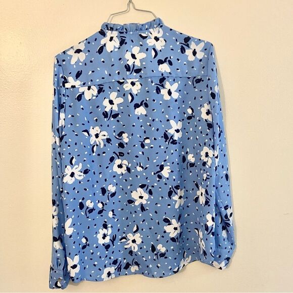 Like new Nanette Lepore pintuck floral blouse Medium - Picture 3 of 9
